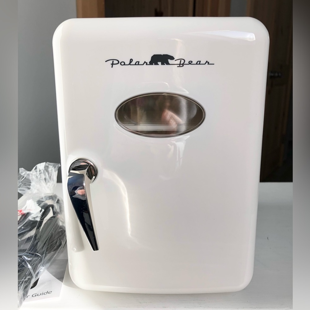 NEW Polar Bear Mini Refrigerator Cooler Retro Look Edition